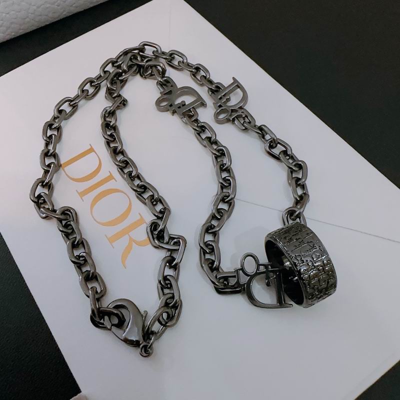 Dior Necklace 05lyr325 (1)